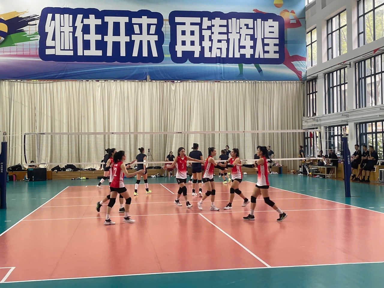 盟上海女排 盟上海女排