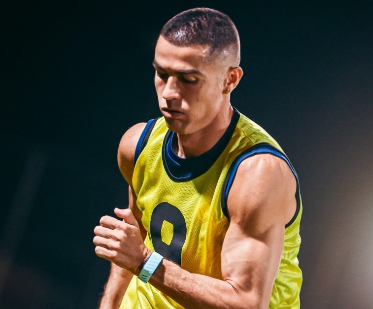 杯的舞台上, EjSv